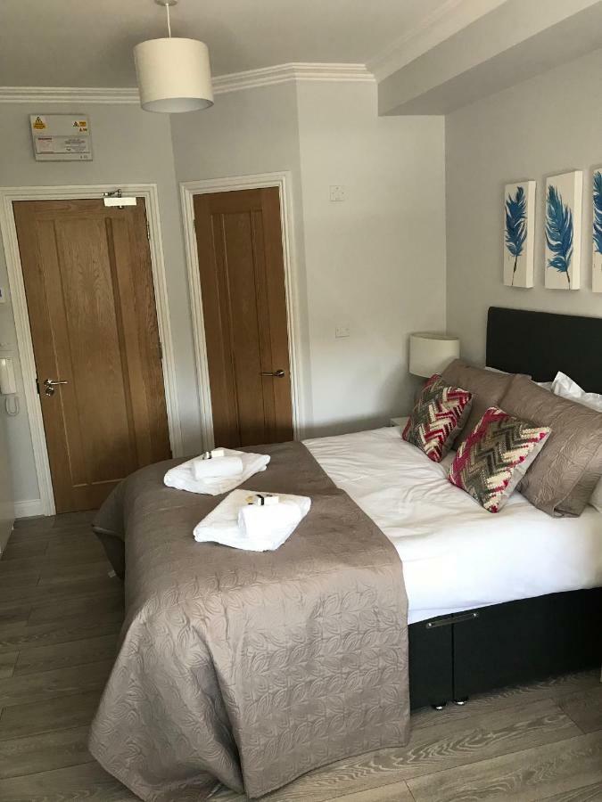 Berkshire Serviced Apartment Helena 12 Ридинг Экстерьер фото